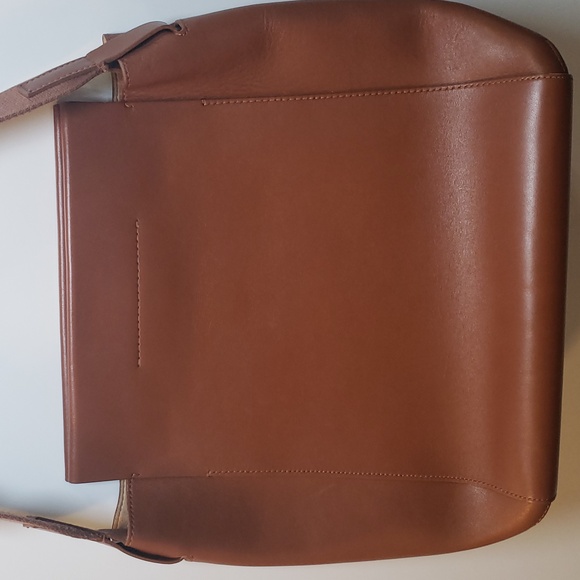 Everlane The Form Shoulder Bag - Picture 4 of 16